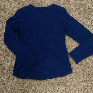Long-sleeved t-shirt